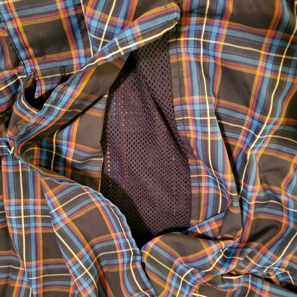 Mens Columbia omni shade, plaid, size 4x.  In good condition. - Picture 10 of 10
